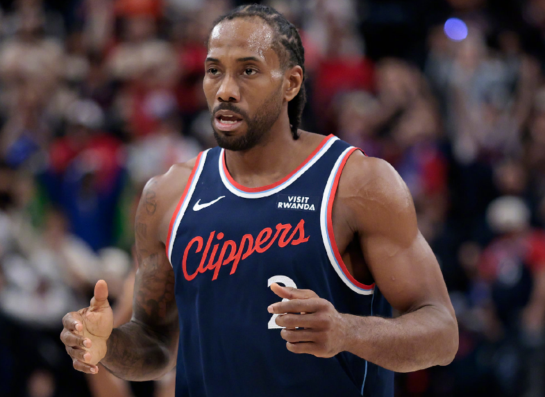 九游app-快船大胜森林狼：小卡45+5+5+6三分迎里程碑 华子36分